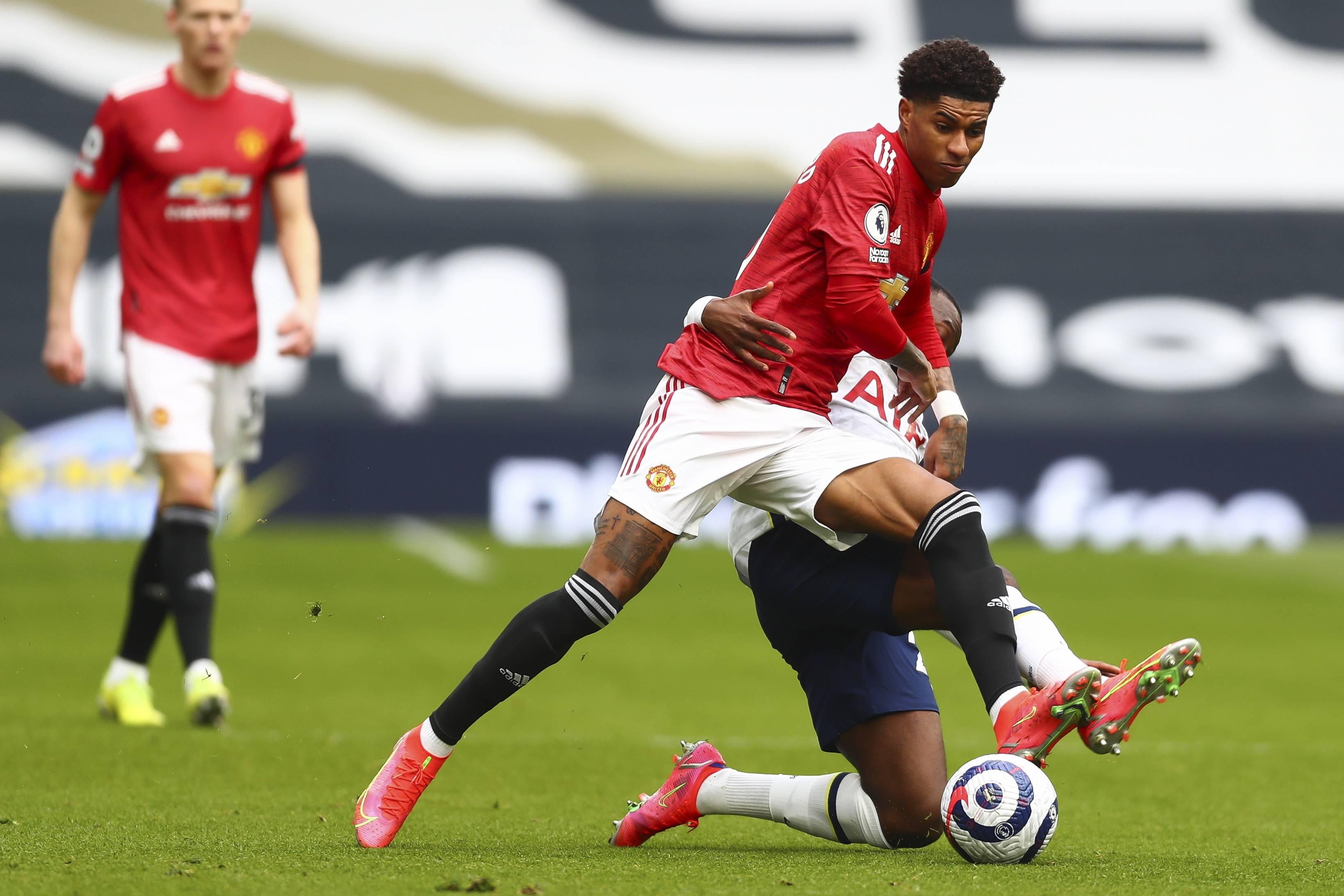 他凭借出色 他凭借出色